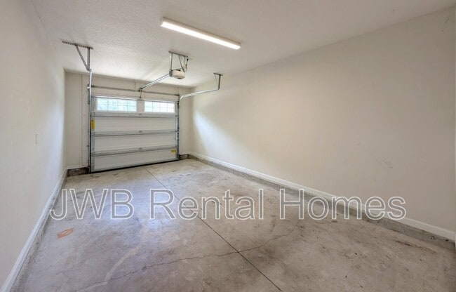 Building Photo - 8749 Dandy Ave