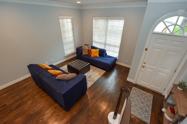 Building Photo - 3226 Pemberton Cir Dr