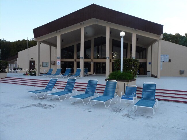 Building Photo - 14415 N Kendall Dr