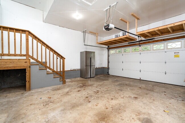 Building Photo - Charming One-Level Home in Quiet Cul-de-Sa...
