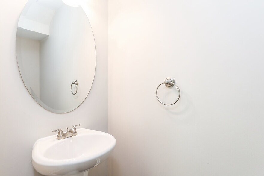 Building Photo - 11703 Sweetbriar Ridge Dr