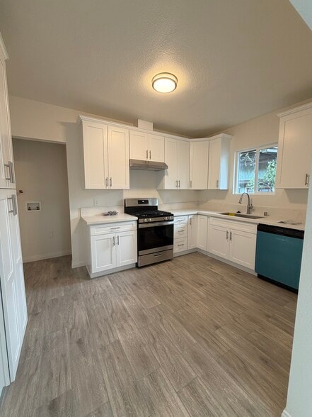 Building Photo - 223 E Colorado Blvd