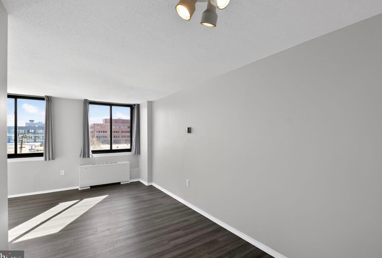 Building Photo - 801 N Pitt St