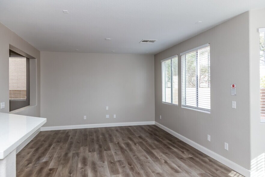 Building Photo - 10620 Congaree St