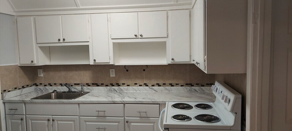 Building Photo - 433 Vickers Dr