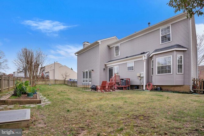 Building Photo - 15728 Beau Ridge Dr