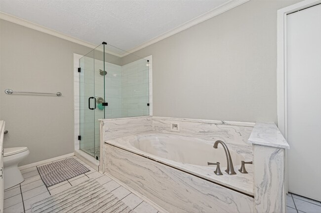 Building Photo - 1910 Claiborne Dr