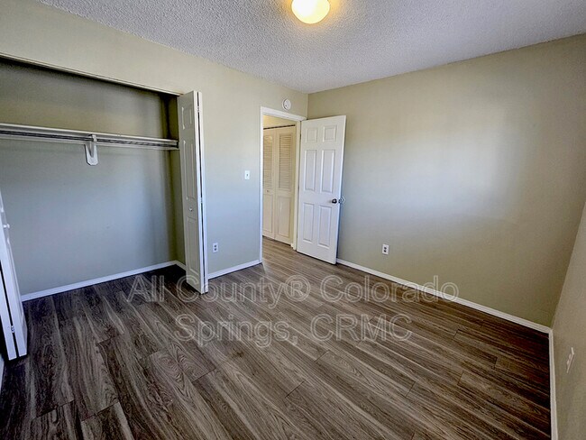 Building Photo - 1010 Mazatlan Cir