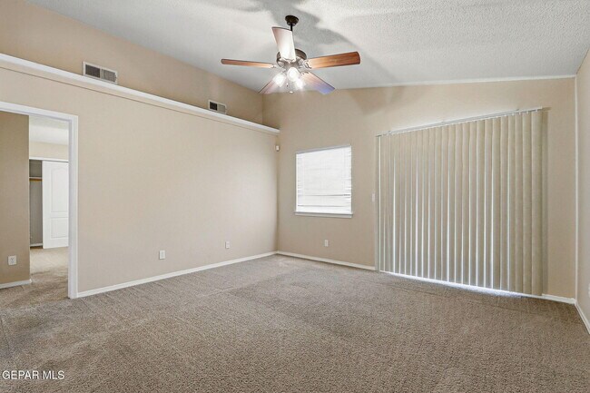 Building Photo - 732 Desert Sage Dr