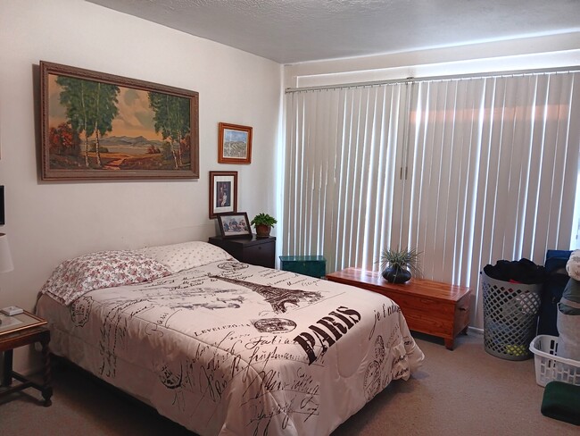 Building Photo - 775 E 820 N
