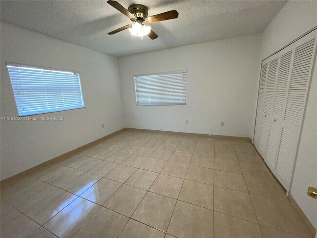 Building Photo - 401 Majorca Ave