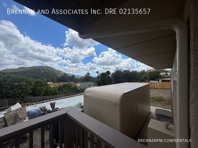 Building Photo - 330 Lento Ln
