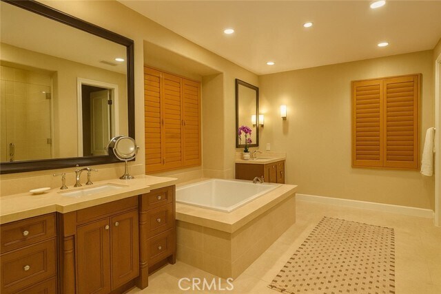 Building Photo - 20 Tenderfoot