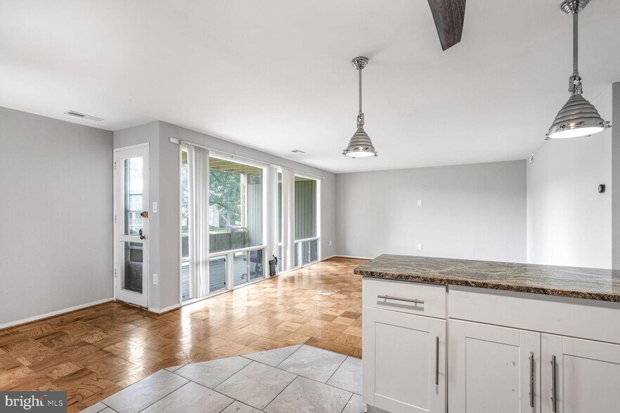 Building Photo - 7316 Donnell Pl