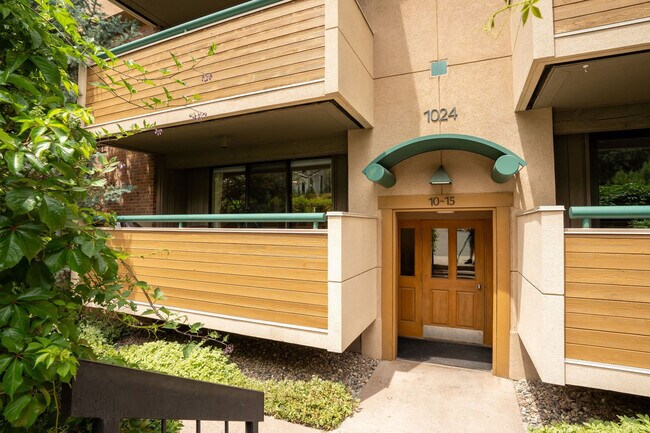 Building Photo - 1024 E Hopkins Ave