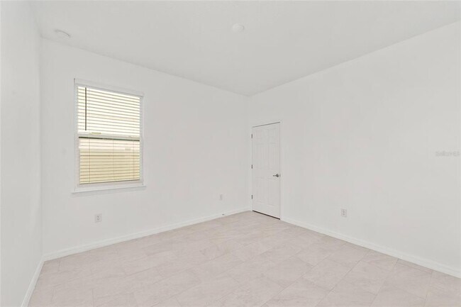 Building Photo - 6175 SW 74th Ct
