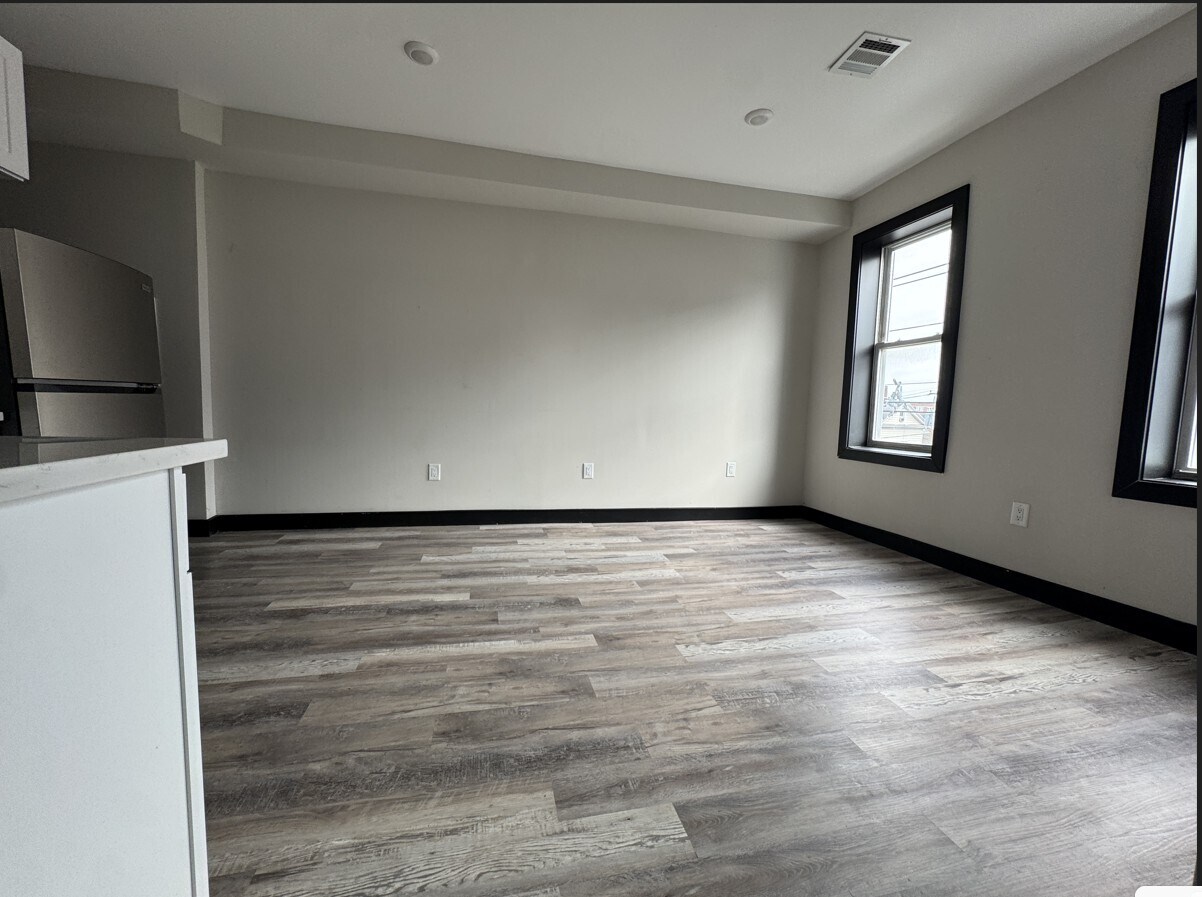 55 Lincoln St 302 - 63 Lincoln St