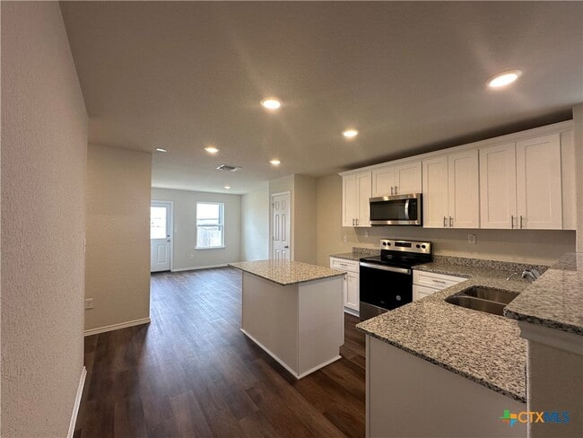 Building Photo - 537 Autumn Blaze