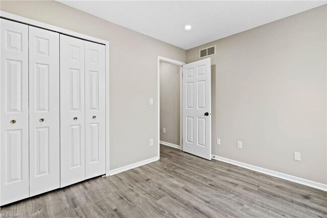Building Photo - 22300 River Walk Ln