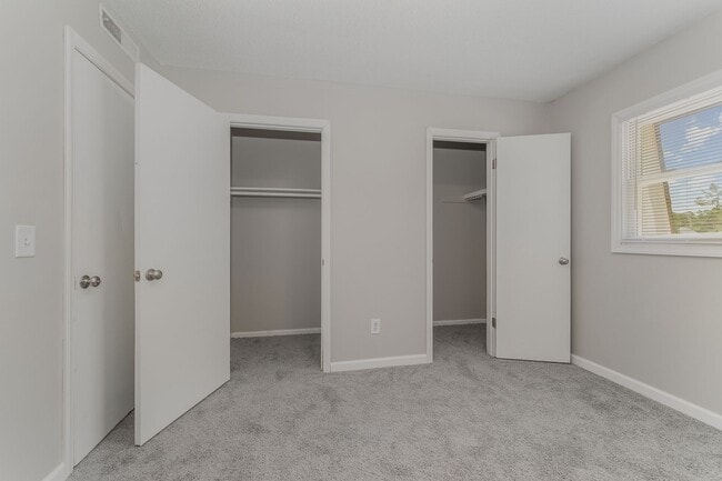 Building Photo - 723 Old Liberty Rd