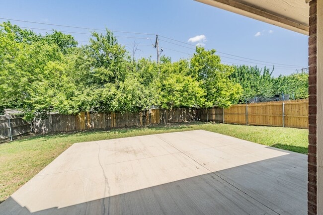 Building Photo - Spacious single-story 4-bedroom, 2-bath home in Arlington, Mansfield ISD