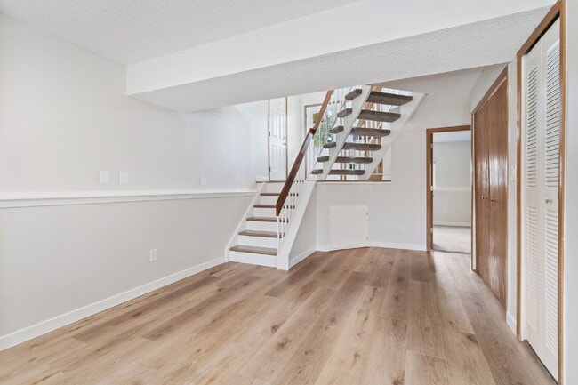 Building Photo - 4335 Conquista Dr