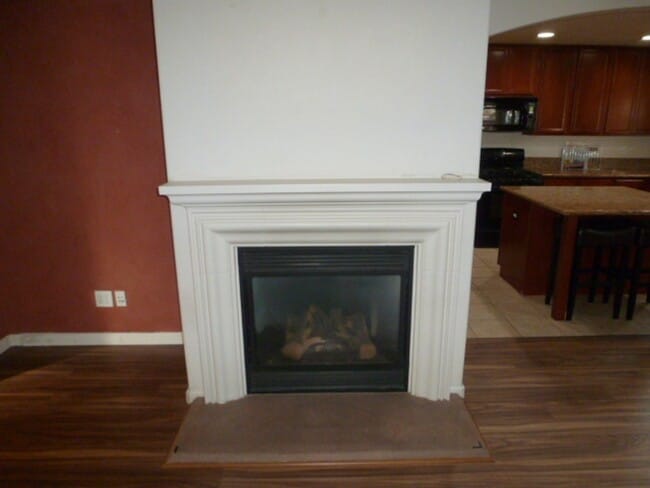 Building Photo - Four Bedroom, Three Bath Home in Somersett