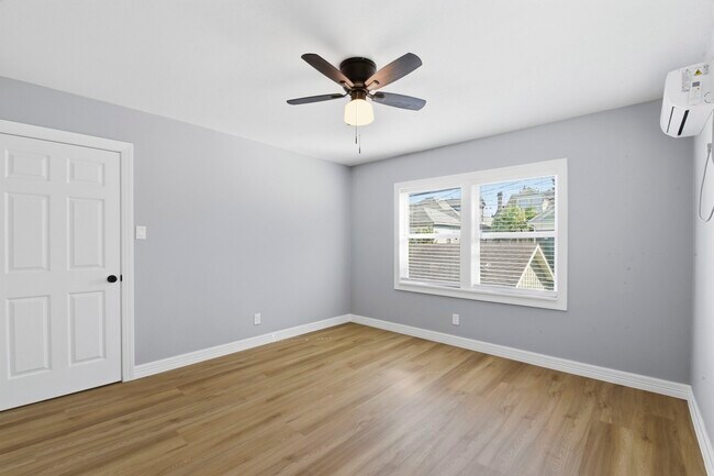 Building Photo - 1415 Avenue H