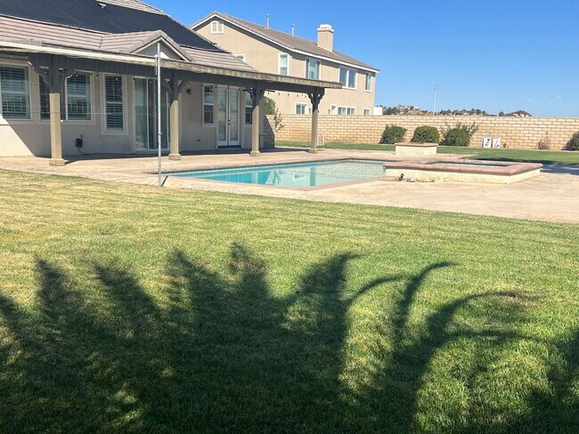 Building Photo - 41530 Yew St