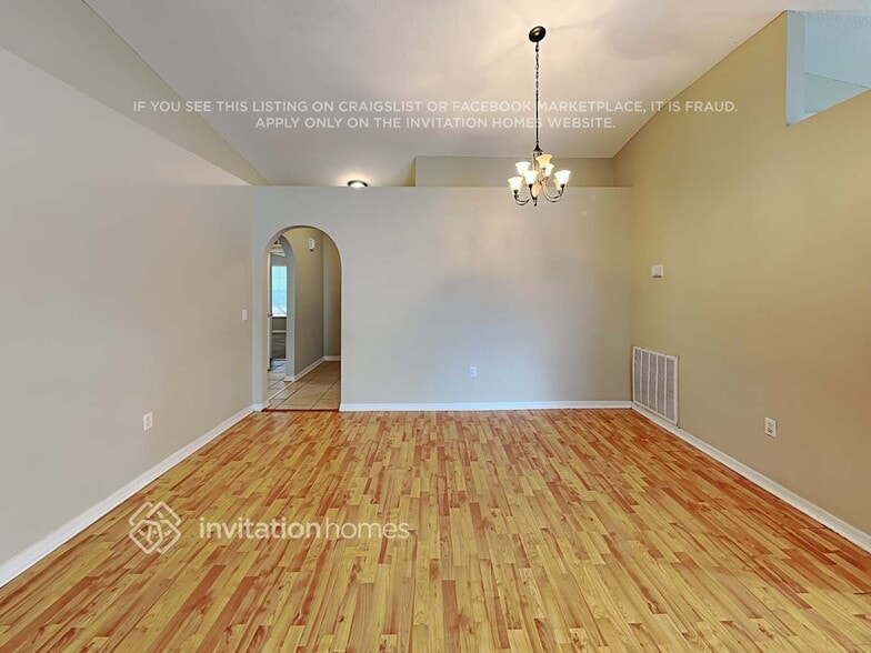 Building Photo - 5530 Bess Ln