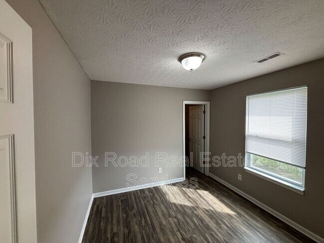 Building Photo - 209 Wexford Dr