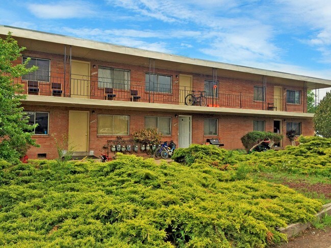 Building Photo - 5220 W 5th Ave