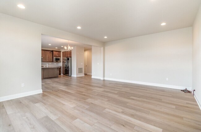 Building Photo - 1726 Bradley Dr