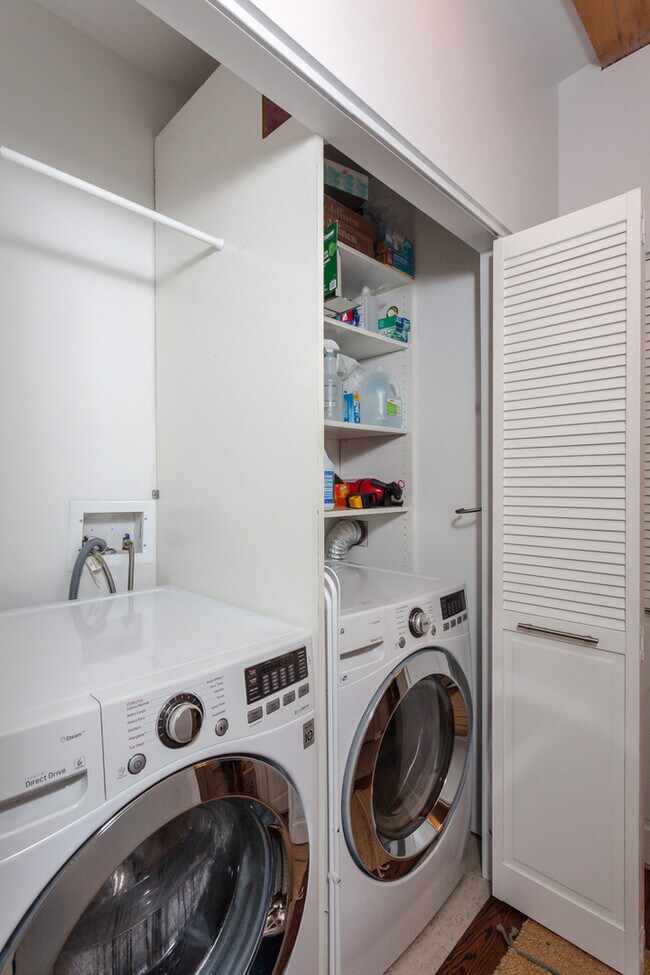 Building Photo - 1750 N Wolcott Ave