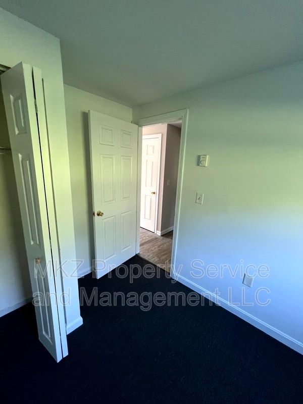 Building Photo - 51 Glenwood Dr