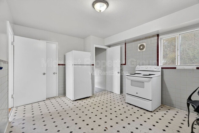 Building Photo - 5900 Sheriton Dr