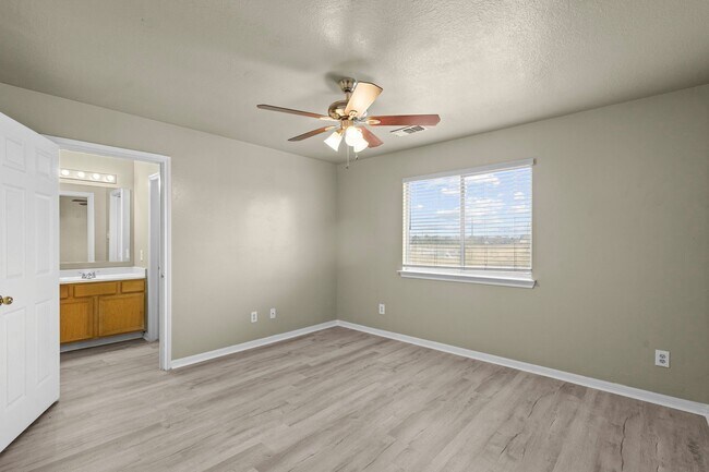 Building Photo - 105 Green Isle Ave