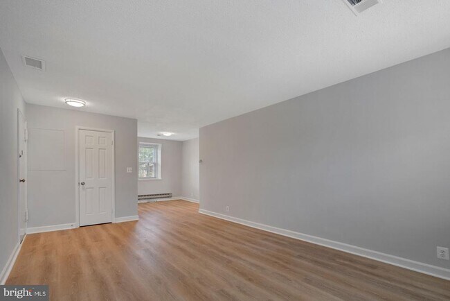 Building Photo - 3008 S Abingdon St