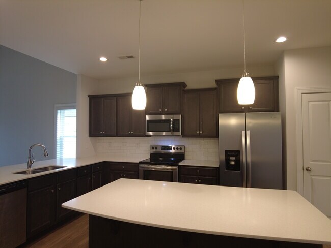 Building Photo - 111 Hanover Ct