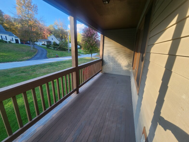 Building Photo - 91 Forest Dr