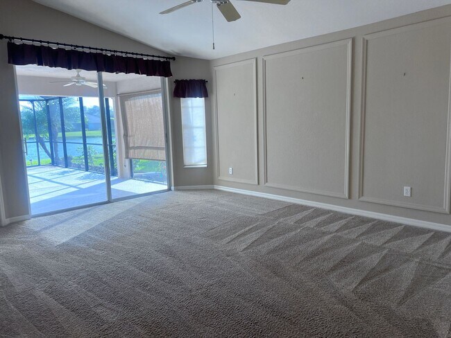 Building Photo - Sable Trace 3BR/2BT Lakefront Villa