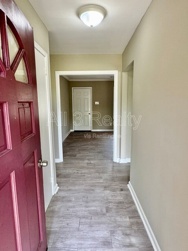 Building Photo - 502 Adler Dr