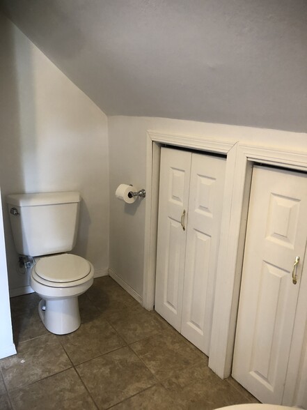 Bathroom - 829 Milwaukee St