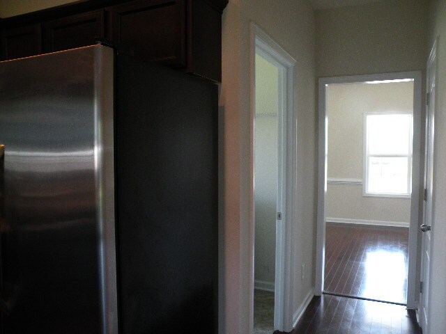 Building Photo - Beautiful custom home, don't want to miss this one!