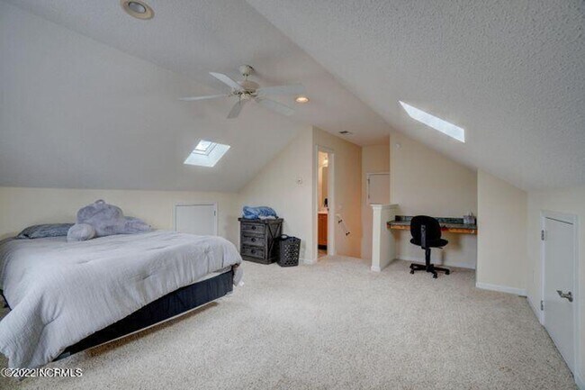 Building Photo - BEAUTIFUL BRICK HOME IN BRUNSWICK PLANTATION