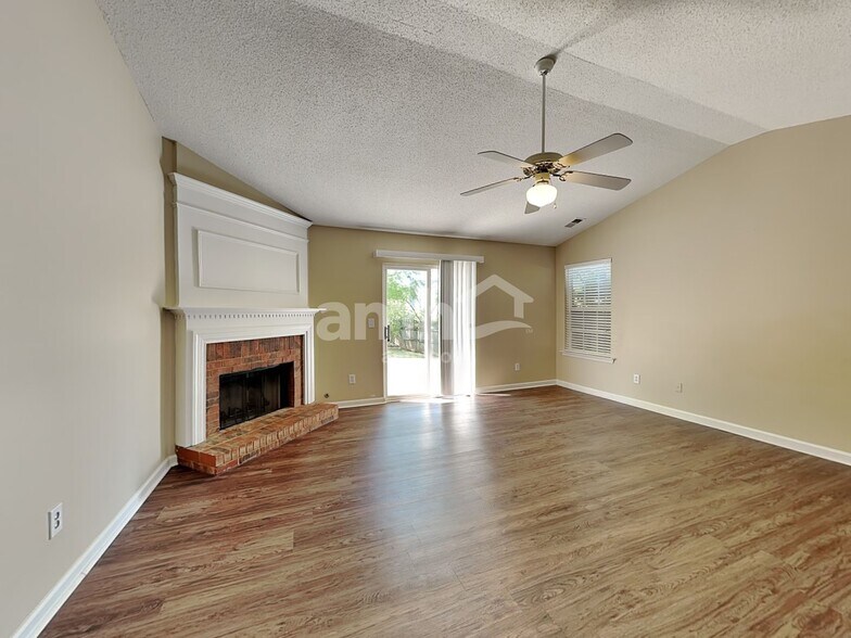 Building Photo - 101 Cobb Hall Ct