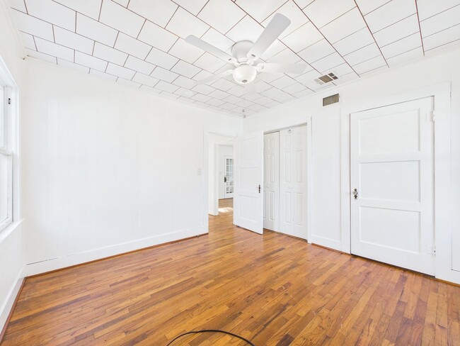 Building Photo - 714 St Thomas St