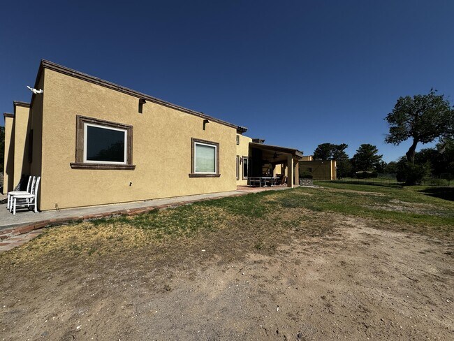 Building Photo - 5200 Garden Vly