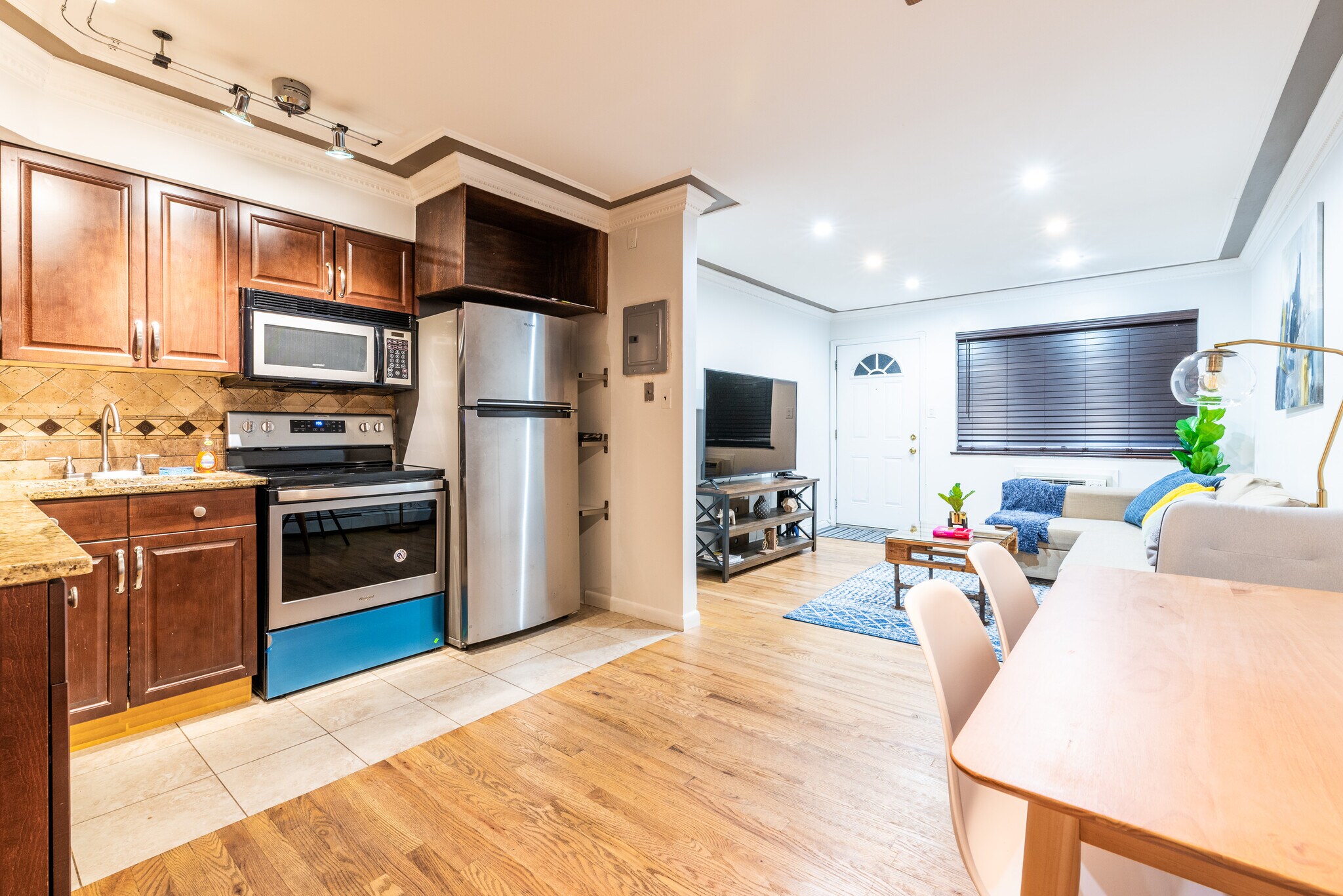 Building Photo - 74 69th St