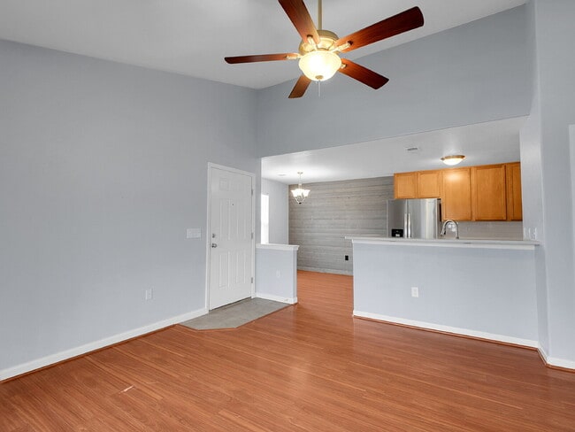 Building Photo - $1,745.95, Gorgeous 2-bed, 2-bath condo located in Aurora.